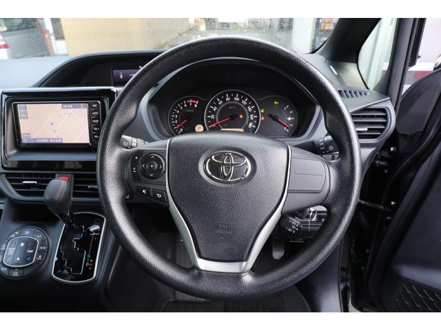 ノア X 4WD 純正SDナビ Bluetooth バックカメラ TV ETC 左側パワースライドドア キーレスキー リヤオートエアコン トヨタセーフティーセンス アイドリングストップ LEDライト 禁煙車(3枚目)