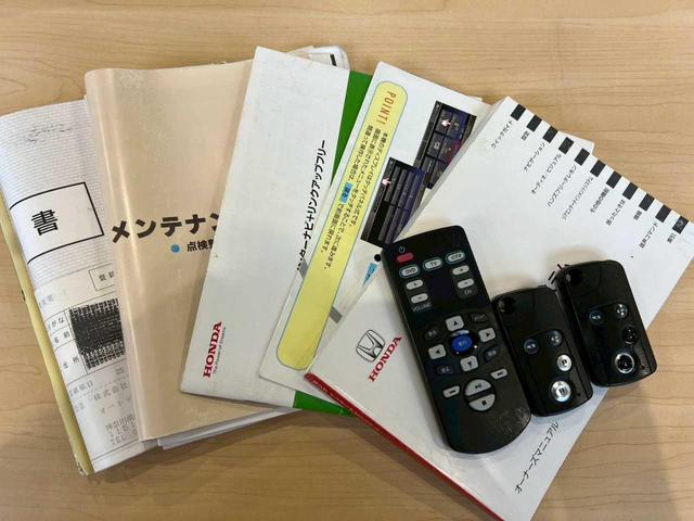 ステップワゴンスパーダ Ｚ　インターナビセレクション　インターナビセレクション　両側電動スライドドア　純正ＨＤＤナビ　フルセグＴＶ　バックカメラ　ＥＴＣ　ステアリングスイッチ　クルーズコントロール　後席モニター　スマートキー　パドルシフト　オートエアコン（8枚目）