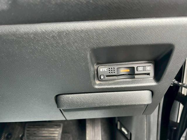 ステップワゴンスパーダ Ｚ　インターナビセレクション　インターナビセレクション　両側電動スライドドア　純正ＨＤＤナビ　フルセグＴＶ　バックカメラ　ＥＴＣ　ステアリングスイッチ　クルーズコントロール　後席モニター　スマートキー　パドルシフト　オートエアコン（21枚目）