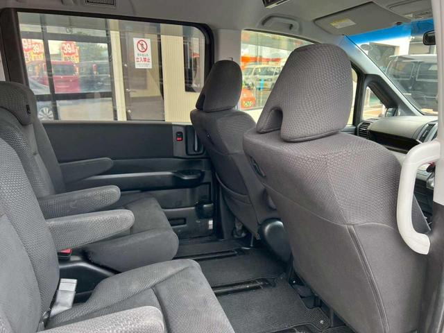 ステップワゴンスパーダ Ｚ　インターナビセレクション　インターナビセレクション　両側電動スライドドア　純正ＨＤＤナビ　フルセグＴＶ　バックカメラ　ＥＴＣ　ステアリングスイッチ　クルーズコントロール　後席モニター　スマートキー　パドルシフト　オートエアコン（30枚目）