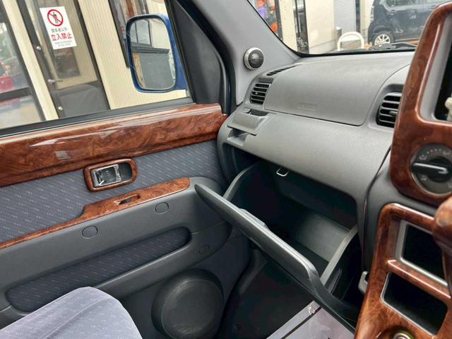 アトレーワゴン カスタムターボＲＳ　純正アルミ　社外オーディオ　バックカメラ　キーレス　電動スライドドア（15枚目）