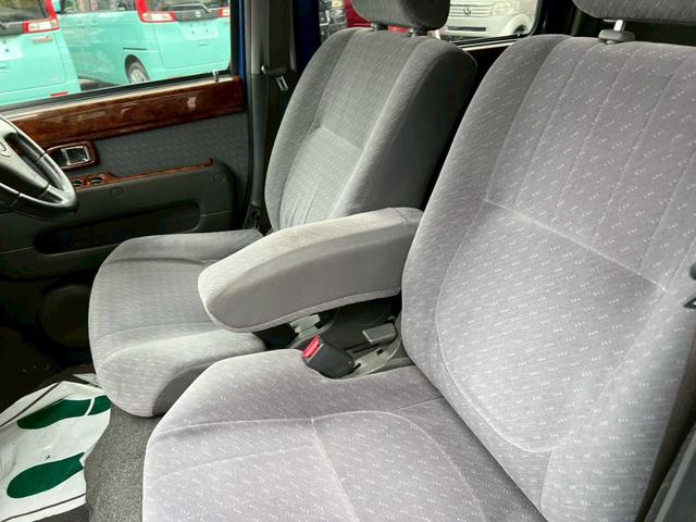 アトレーワゴン カスタムターボＲＳ　純正アルミ　社外オーディオ　バックカメラ　キーレス　電動スライドドア（19枚目）