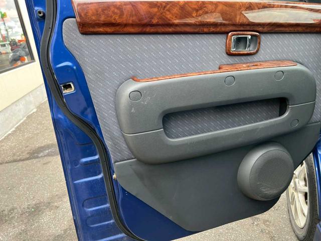 アトレーワゴン カスタムターボＲＳ　純正アルミ　社外オーディオ　バックカメラ　キーレス　電動スライドドア（27枚目）