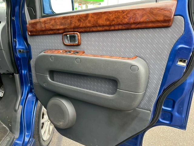 アトレーワゴン カスタムターボＲＳ　純正アルミ　社外オーディオ　バックカメラ　キーレス　電動スライドドア（28枚目）