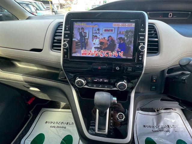 セレナ ハイウェイスター VセレクションII 車検整備 純正ナビ フルセグTV 後席モニター アラウンドビューモニター 両側パワースライドドア シートヒーター クルーズコントロール ドライブレコーダー ETC 横滑り防止装置 アイドリングストップ(11枚目)