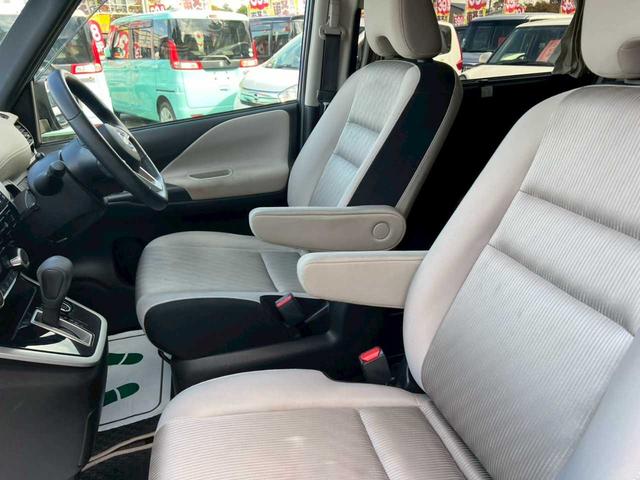 セレナ ハイウェイスター VセレクションII 車検整備 純正ナビ フルセグTV 後席モニター アラウンドビューモニター 両側パワースライドドア シートヒーター クルーズコントロール ドライブレコーダー ETC 横滑り防止装置 アイドリングストップ(27枚目)