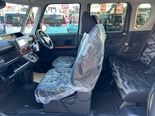 タント ファンクロス　スマートアシストＩＩＩ　電動スライドドア　ＬＥＤヘッドライト　１５インチアルミ　オートエアコン（14枚目）