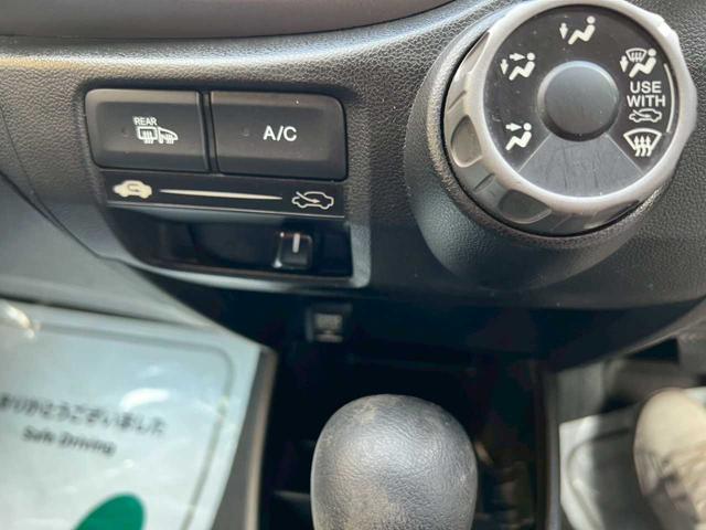 フィット Ｇ　ＣＤ　キーレス　エアコン（13枚目）