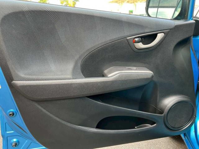 フィット Ｇ　ＣＤ　キーレス　エアコン（24枚目）