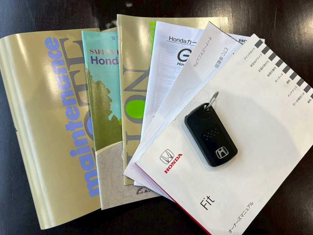 フィット Ｌ　スマートキー　オートエアコン　ミラー型ドライブレコーダー　ＣＤオーディオ　ＥＴＣ　ライトブルーＭ　取説＆保証書付（8枚目）