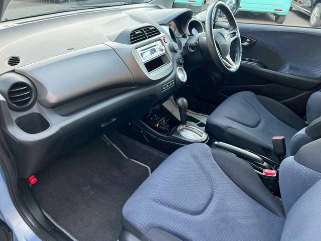 フィット Ｌ　スマートキー　オートエアコン　ミラー型ドライブレコーダー　ＣＤオーディオ　ＥＴＣ　ライトブルーＭ　取説＆保証書付（22枚目）