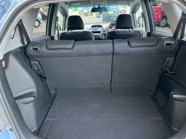 フィット Ｌ　スマートキー　オートエアコン　ミラー型ドライブレコーダー　ＣＤオーディオ　ＥＴＣ　ライトブルーＭ　取説＆保証書付（23枚目）