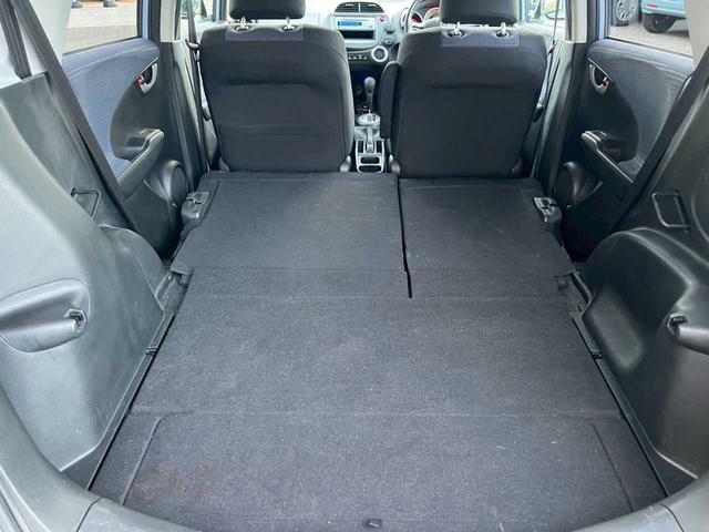 フィット Ｌ　スマートキー　オートエアコン　ミラー型ドライブレコーダー　ＣＤオーディオ　ＥＴＣ　ライトブルーＭ　取説＆保証書付（24枚目）