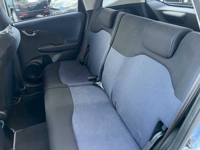 フィット Ｌ　スマートキー　オートエアコン　ミラー型ドライブレコーダー　ＣＤオーディオ　ＥＴＣ　ライトブルーＭ　取説＆保証書付（25枚目）