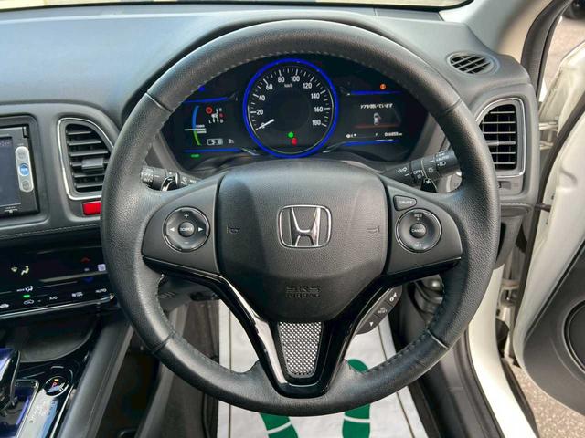 ヴェゼル ハイブリッドＸ　純正ナビ（ＶＸＭ－１５５ＶＳｉ）　フルセグ　Ｂｌｕｅｔｏｏｔｈ　ＣＤ／ＤＶＤ　ＵＳＢ　バックカメラ　ＥＴＣ　スマートキー　プッシュスタート　ハイブリッド　４ＷＤ　横滑り防止装置　オートエアコン（9枚目）