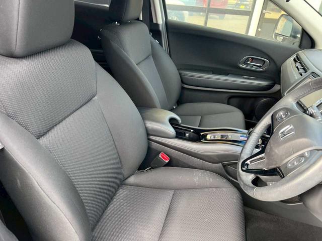 ヴェゼル ハイブリッドＸ　純正ナビ（ＶＸＭ－１５５ＶＳｉ）　フルセグ　Ｂｌｕｅｔｏｏｔｈ　ＣＤ／ＤＶＤ　ＵＳＢ　バックカメラ　ＥＴＣ　スマートキー　プッシュスタート　ハイブリッド　４ＷＤ　横滑り防止装置　オートエアコン（21枚目）