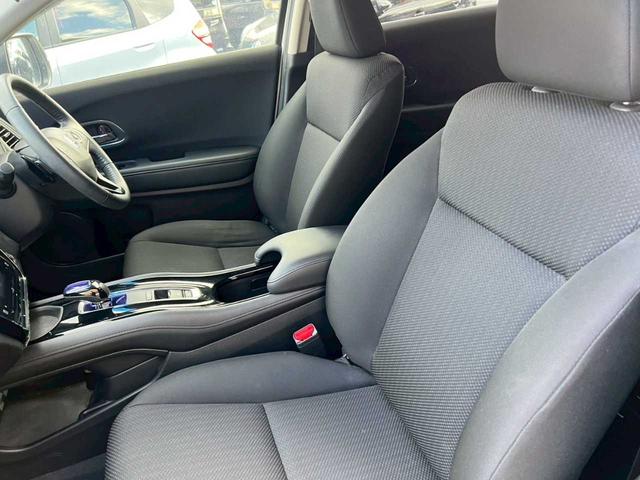 ヴェゼル ハイブリッドＸ　純正ナビ（ＶＸＭ－１５５ＶＳｉ）　フルセグ　Ｂｌｕｅｔｏｏｔｈ　ＣＤ／ＤＶＤ　ＵＳＢ　バックカメラ　ＥＴＣ　スマートキー　プッシュスタート　ハイブリッド　４ＷＤ　横滑り防止装置　オートエアコン（23枚目）