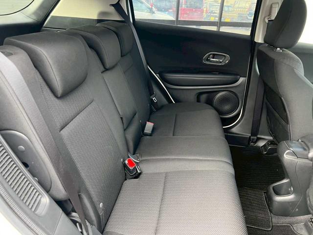 ヴェゼル ハイブリッドＸ　純正ナビ（ＶＸＭ－１５５ＶＳｉ）　フルセグ　Ｂｌｕｅｔｏｏｔｈ　ＣＤ／ＤＶＤ　ＵＳＢ　バックカメラ　ＥＴＣ　スマートキー　プッシュスタート　ハイブリッド　４ＷＤ　横滑り防止装置　オートエアコン（24枚目）