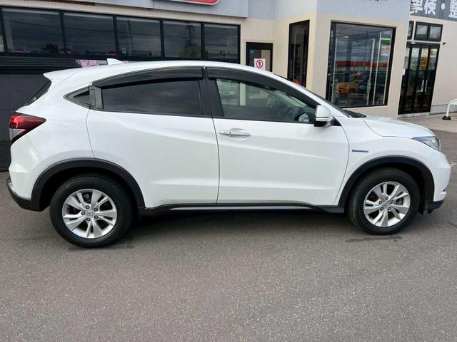 ヴェゼル ハイブリッドＸ　純正ナビ（ＶＸＭ－１５５ＶＳｉ）　フルセグ　Ｂｌｕｅｔｏｏｔｈ　ＣＤ／ＤＶＤ　ＵＳＢ　バックカメラ　ＥＴＣ　スマートキー　プッシュスタート　ハイブリッド　４ＷＤ　横滑り防止装置　オートエアコン（41枚目）