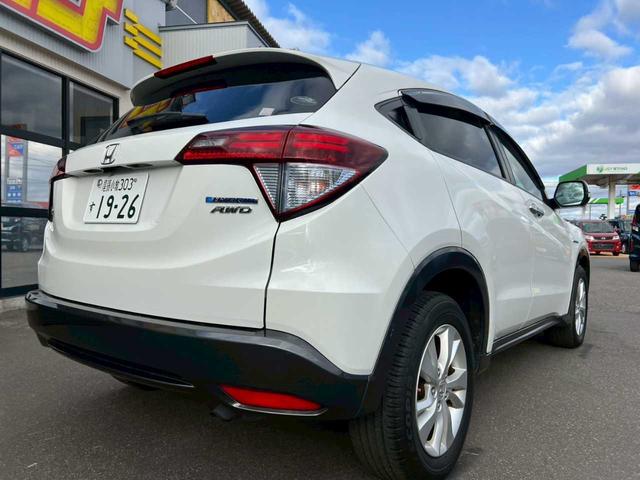 ヴェゼル ハイブリッドＸ　純正ナビ（ＶＸＭ－１５５ＶＳｉ）　フルセグ　Ｂｌｕｅｔｏｏｔｈ　ＣＤ／ＤＶＤ　ＵＳＢ　バックカメラ　ＥＴＣ　スマートキー　プッシュスタート　ハイブリッド　４ＷＤ　横滑り防止装置　オートエアコン（43枚目）