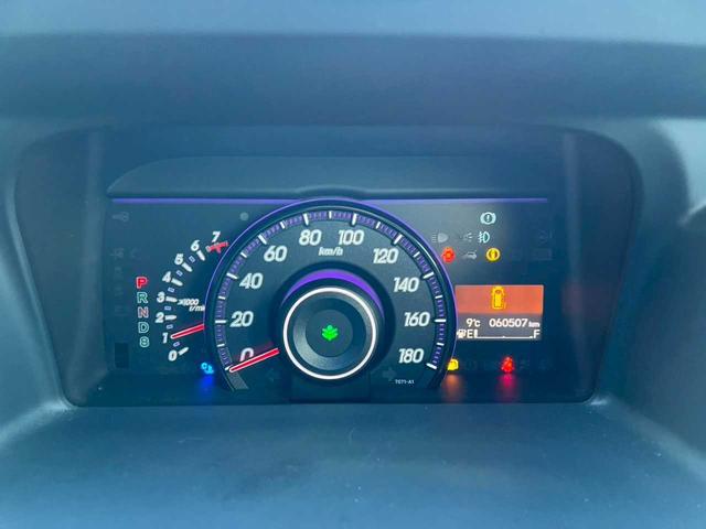 ステップワゴンスパーダ Ｚ　インターナビセレクション　純正インターナビ　フルセグＢｌｕｅｔｏｏｔｈ　ＣＤ／ＤＶＤバックカメラ　ＥＴＣ　両側パワースライドドア　クルーズコントロール　横滑り防止装置　アイドリングストップ　オートエアコン　ステアリングスイッチ（16枚目）