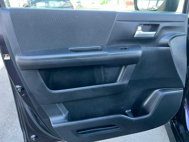 ステップワゴンスパーダ Ｚ　インターナビセレクション　純正インターナビ　フルセグＢｌｕｅｔｏｏｔｈ　ＣＤ／ＤＶＤバックカメラ　ＥＴＣ　両側パワースライドドア　クルーズコントロール　横滑り防止装置　アイドリングストップ　オートエアコン　ステアリングスイッチ（25枚目）