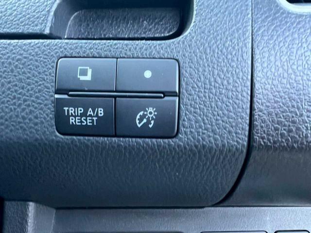 セレナ ハイウェイスター　ナビ　フルセグ　ＤＶＤ再生　Ｂｌｕｅｔｏｏｔｈ　バックカメラ　両側パワースライドドア　スマートキー　プッシュスタート　オートエアコン　ＥＴＣ　横滑り防止装置（15枚目）