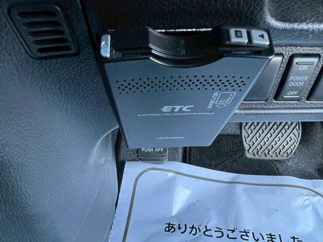 セレナ ハイウェイスター　ナビ　フルセグ　ＤＶＤ再生　Ｂｌｕｅｔｏｏｔｈ　バックカメラ　両側パワースライドドア　スマートキー　プッシュスタート　オートエアコン　ＥＴＣ　横滑り防止装置（17枚目）