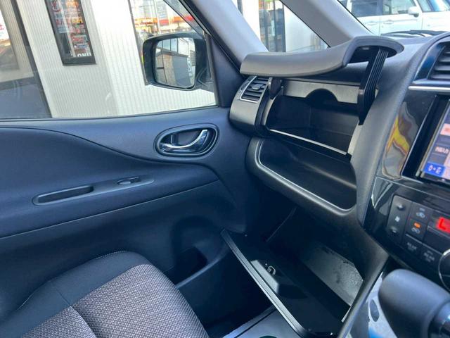 セレナ ハイウェイスター　ナビ　フルセグ　ＤＶＤ再生　Ｂｌｕｅｔｏｏｔｈ　バックカメラ　両側パワースライドドア　スマートキー　プッシュスタート　オートエアコン　ＥＴＣ　横滑り防止装置（18枚目）