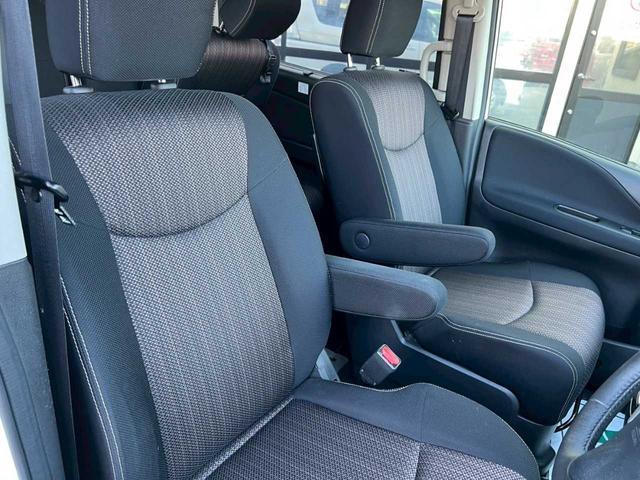 セレナ ハイウェイスター　ナビ　フルセグ　ＤＶＤ再生　Ｂｌｕｅｔｏｏｔｈ　バックカメラ　両側パワースライドドア　スマートキー　プッシュスタート　オートエアコン　ＥＴＣ　横滑り防止装置（24枚目）