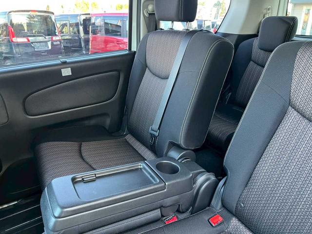 セレナ ハイウェイスター　ナビ　フルセグ　ＤＶＤ再生　Ｂｌｕｅｔｏｏｔｈ　バックカメラ　両側パワースライドドア　スマートキー　プッシュスタート　オートエアコン　ＥＴＣ　横滑り防止装置（27枚目）