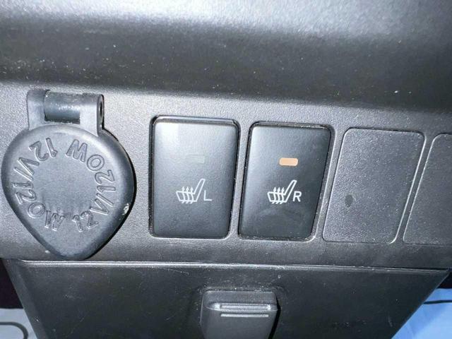 ルーミー カスタムＧ　純正９インチナビ　フルセグＴＶ　全方位カメラ　両側電動スライドドア　スマートキー　プッシュスタート　クルーズコントロール　シートヒーター　衝突軽減ブレーキ（19枚目）