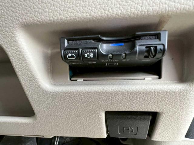 スペーシア ハイブリッドＸ　ＫＥＮＷＯＯＤナビ　フルセグ　Ｂｌｕｅｔｏｏｔｈ　バックカメラ　エンスタ　両側パワースライドドア　スマートキー　プッシュスタート　ＥＴＣ　シートヒーター　アイドリングストップ　衝突軽減ブレーキ（17枚目）