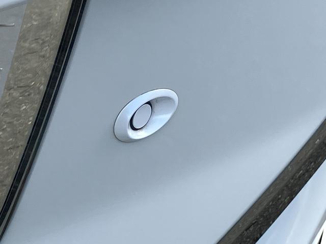 エクリプスクロス Ｇプラスパッケージ　４ＷＤ　ディーゼルターボ　サンルーフ　純正ナビ　アラウンドビュー　パーキングソナー　アダプティブクルーズ　衝突被害軽減ブレーキ（12枚目）