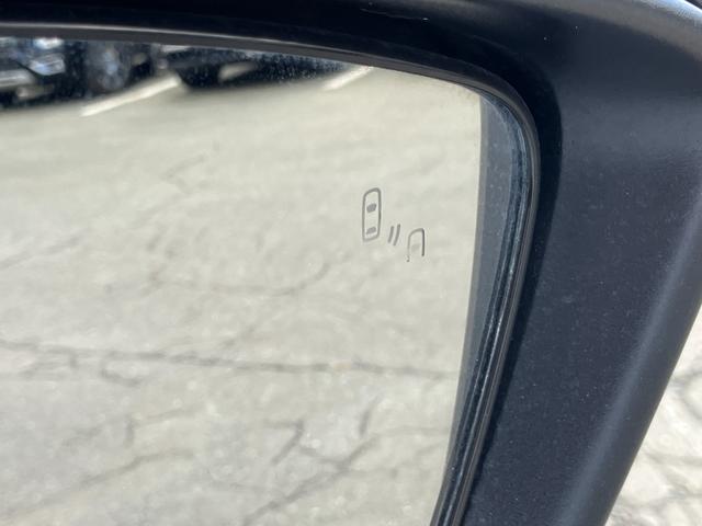 エクリプスクロス Ｇプラスパッケージ　４ＷＤ　ディーゼルターボ　サンルーフ　純正ナビ　アラウンドビュー　パーキングソナー　アダプティブクルーズ　衝突被害軽減ブレーキ（18枚目）