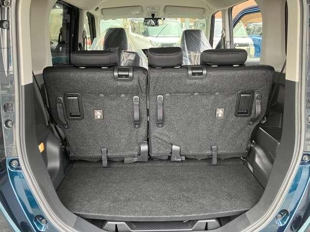 ルーミー カスタムＧ　４ＷＤ　純正ナビ　アラウンドビュー　ＥＴＣ　両側電動スライド　パーキングソナー　衝突被害軽減ブレーキ　オートマチックハイビーム　クルーズコントロール　シートヒーター（16枚目）