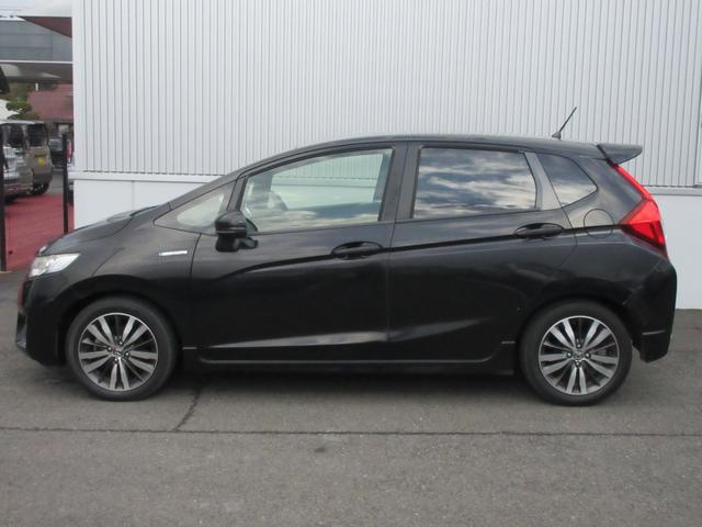 フィットハイブリッド Ｓパッケージ　純正ナビ　バックカメラ　ＥＴＣ　パドルシフト　衝突被害軽減ブレーキ　クルーズコントロール　ＬＥＤヘッドライト　フォグランプ　純正アルミホイール（12枚目）