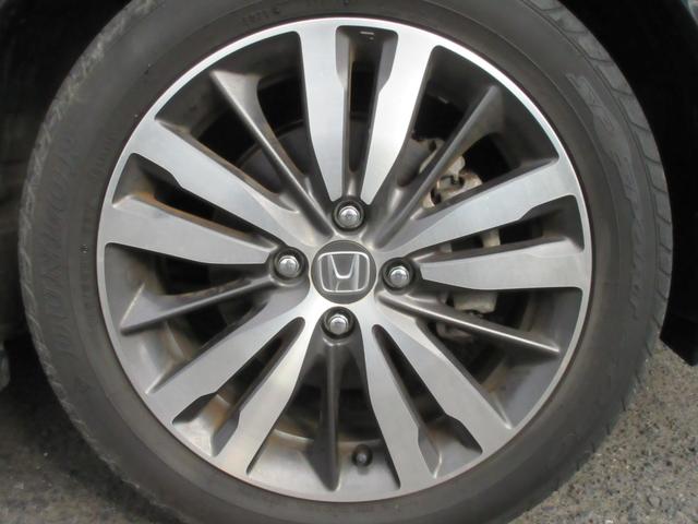 フィットハイブリッド Ｓパッケージ　純正ナビ　バックカメラ　ＥＴＣ　パドルシフト　衝突被害軽減ブレーキ　クルーズコントロール　ＬＥＤヘッドライト　フォグランプ　純正アルミホイール（13枚目）