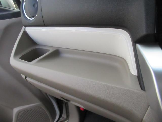 N-WGN Gコンフォートパッケージ 4WD ETC 走行10500km 衝突被害軽減ブレーキ シートヒーター HIDヘッドライト オートライト スマートキー(23枚目)