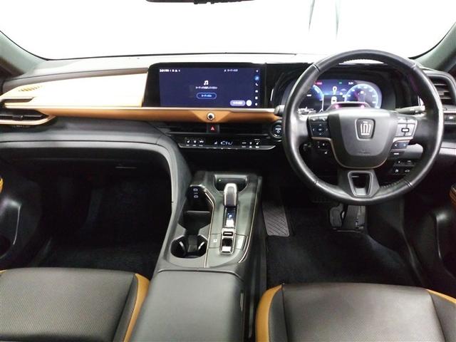 クラウンクロスオーバー ＲＳアドバンスド　４ＷＤ　衝突被害軽減システム　メモリーナビ　バックカメラ　フルセグ　革シート　ＬＥＤヘッドランプ　アルミホイール　スマートキー　オートクルーズコントロール　ＥＴＣ　盗難防止装置　電動シート　キーレス（9枚目）