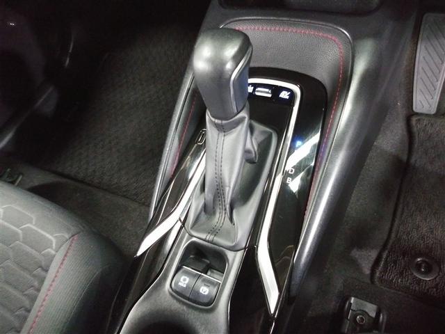 CVT(無段変速機)を採用することで、発進から加速までの変速ショックが少なく、スムーズな走行を実現しています