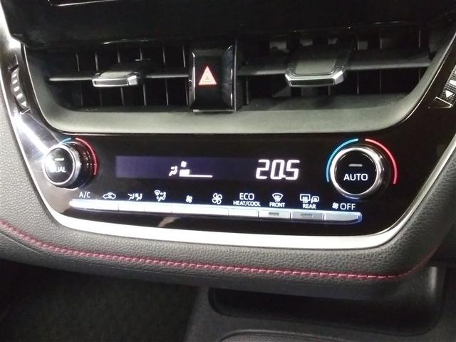 操作しやすい配置のコントロールパネル、オートエアコンでいつでも快適