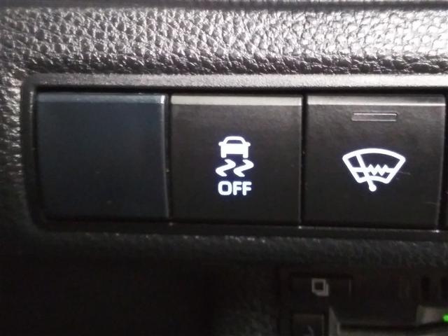 VSC(滑りやすい路面での横滑りを抑え車両の安定性を保つための機能)搭載ですが、雪道などから脱出する時はOFFすると脱出しやすくなる場合があります