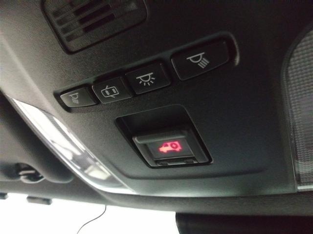 急な体調不良時も、ヘルプネットボタンを押すだけでヘルプネットセンターのオペレーターにつながります。サービスの詳細は販売店スタッフまでおたずねください。