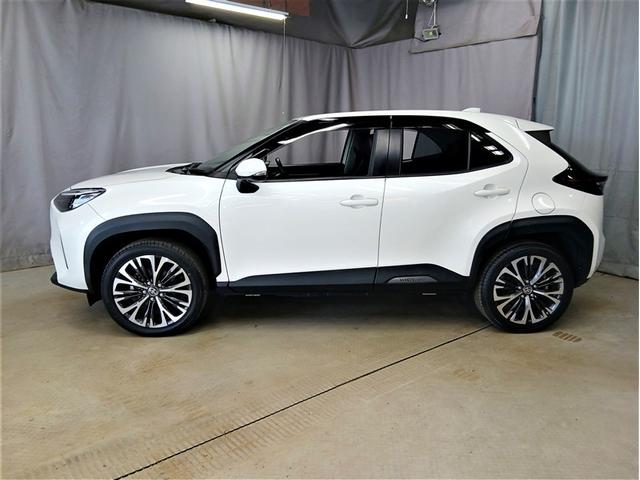 ヤリスクロス ハイブリッドZ 4WD 寒冷地 衝突被害軽減システム メモリーナビ バックカメラ フルセグ LEDヘッドランプ アルミホイール スマートキー オートクルーズコントロール ETC 盗難防止装置 電動シート キーレス(2枚目)