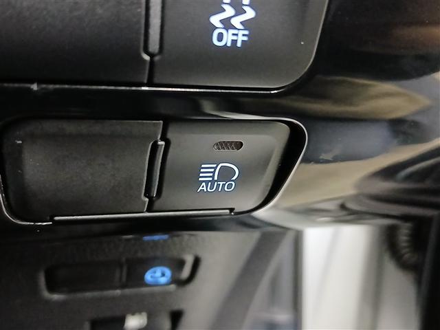 プリウスＰＨＶ Ｓ　衝突被害軽減システム　メモリーナビ　バックカメラ　ＬＥＤヘッドランプ　アルミホイール　スマートキー　オートクルーズコントロール　ＥＴＣ　盗難防止装置　キーレス　横滑り防止機能　ハイブリッド（22枚目）