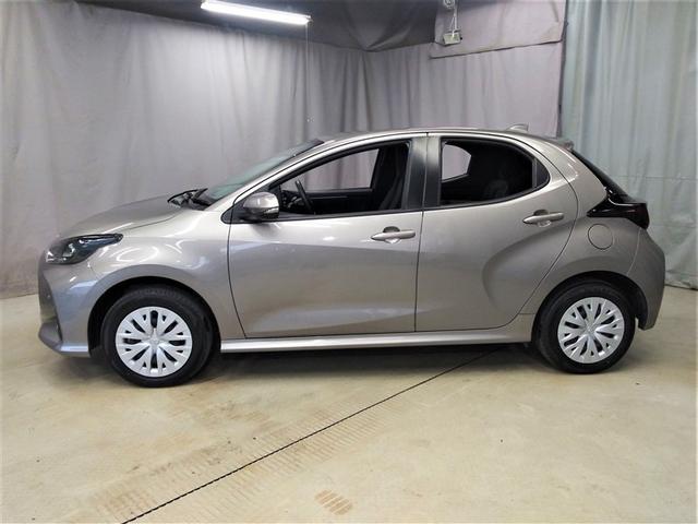 ヤリス ハイブリッドG 4WD 衝突被害軽減システム メモリーナビ バックカメラ スマートキー オートクルーズコントロール ETC 盗難防止装置 キーレス 横滑り防止機能 ハイブリッド(2枚目)