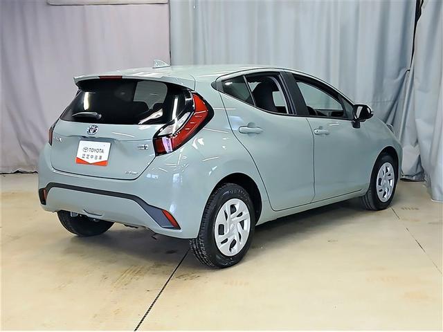 アクア Ｘ　４ＷＤ　寒冷地　衝突被害軽減システム　メモリーナビ　バックカメラ　ＬＥＤヘッドランプ　スマートキー　オートクルーズコントロール　ＥＴＣ　盗難防止装置　キーレス　横滑り防止機能　ハイブリッド（3枚目）