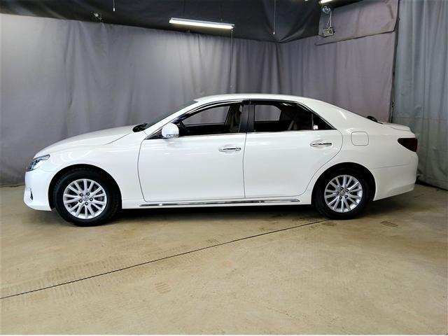 マークＸ プレミアム　Ｆｏｕｒ　４ＷＤ　寒冷地　メモリーナビ　バックカメラ　フルセグ　革シート　ＨＩＤヘッドライト　アルミホイール　スマートキー　オートクルーズコントロール　ＥＴＣ　盗難防止装置　電動シート　キーレス　横滑り防止機能（2枚目）