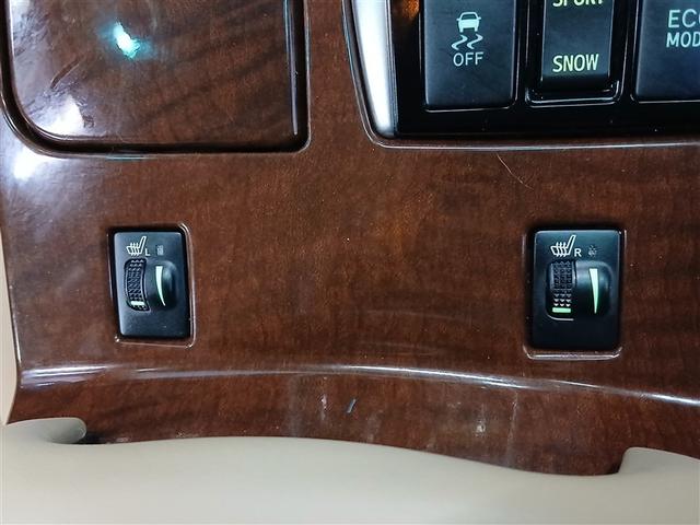 マークＸ プレミアム　Ｆｏｕｒ　４ＷＤ　寒冷地　メモリーナビ　バックカメラ　フルセグ　革シート　ＨＩＤヘッドライト　アルミホイール　スマートキー　オートクルーズコントロール　ＥＴＣ　盗難防止装置　電動シート　キーレス　横滑り防止機能（17枚目）